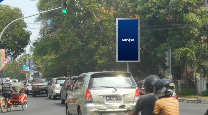 Neonbox JL Gajah Mada Timuran Surakarta